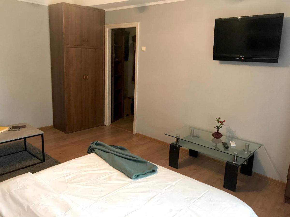 Apartment Olympyska On Velyka Vasylkyvska 45 Киев Экстерьер фото
